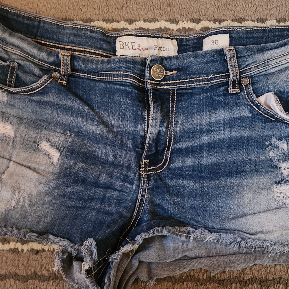 BKE Payton Faded Blue Distressed Denim Shorts- Womens Size 36- Stretch - Picture 10 of 11